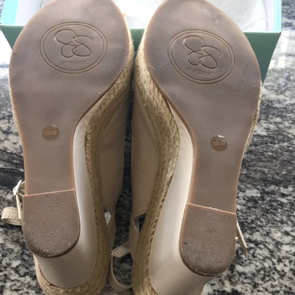 Jessica Simpson Off white platform sandals - Picture 6 of 12